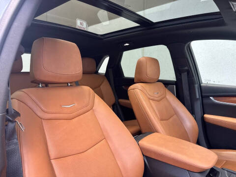 2022 Cadillac XT5 Premium Luxury
