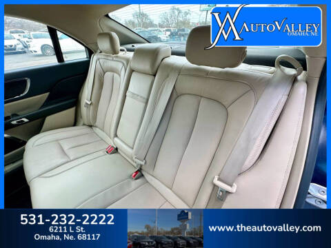 2017 Lincoln Continental Select