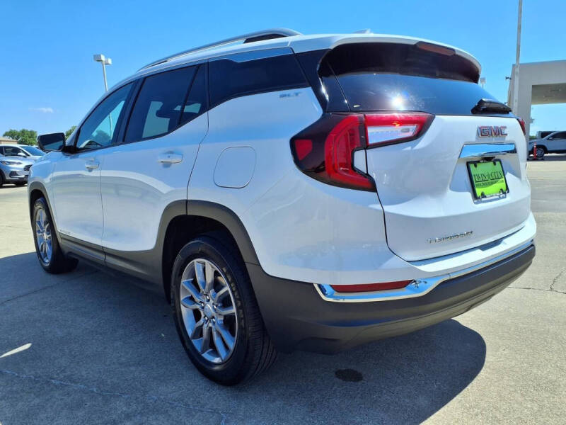 2024 GMC Terrain SLT