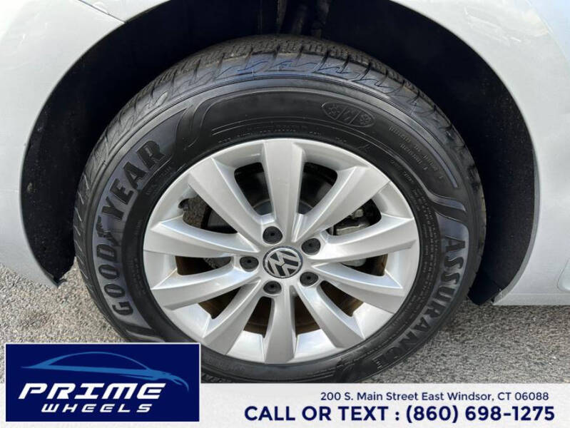 2013 Volkswagen Beetle 2.5L Entry