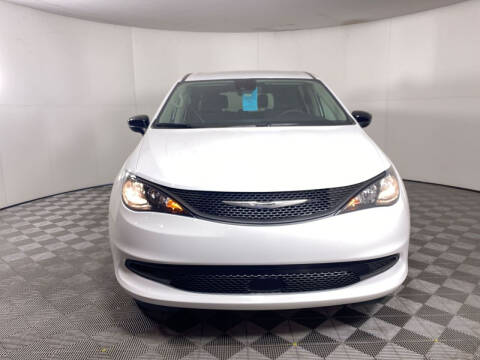 2024 Chrysler Voyager LX