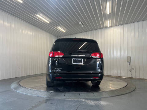 2021 Chrysler Voyager LX