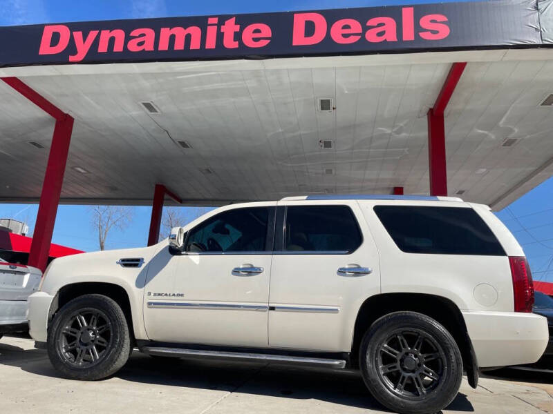 2007 Cadillac Escalade for sale at Dynamite Deals LLC in Arnold MO