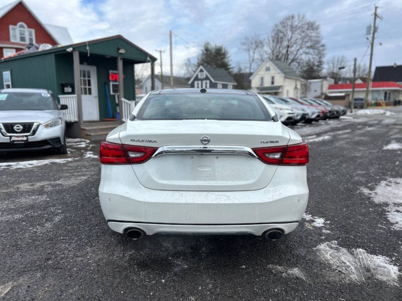 2017 Nissan Maxima Platinum