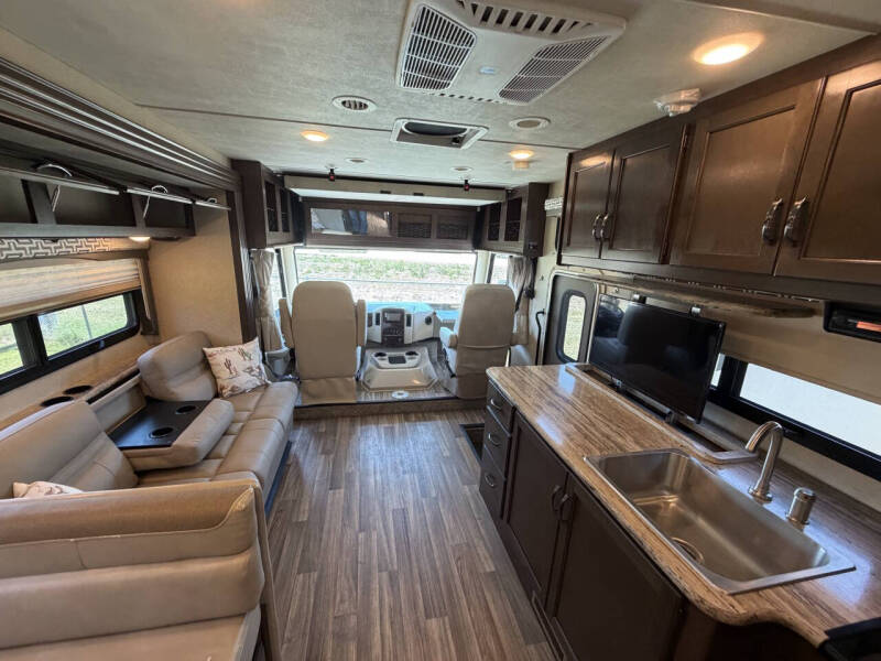 2018 Thor Motor Coach Ace 30.3