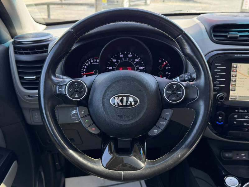 2016 Kia Soul +
