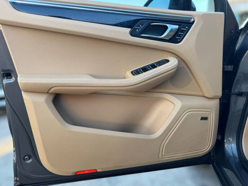 2016 Porsche Macan S