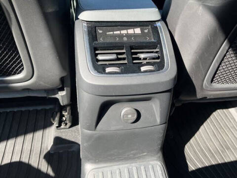 2024 Volvo XC90 Recharge T8 Ultimate Bright Theme 7P