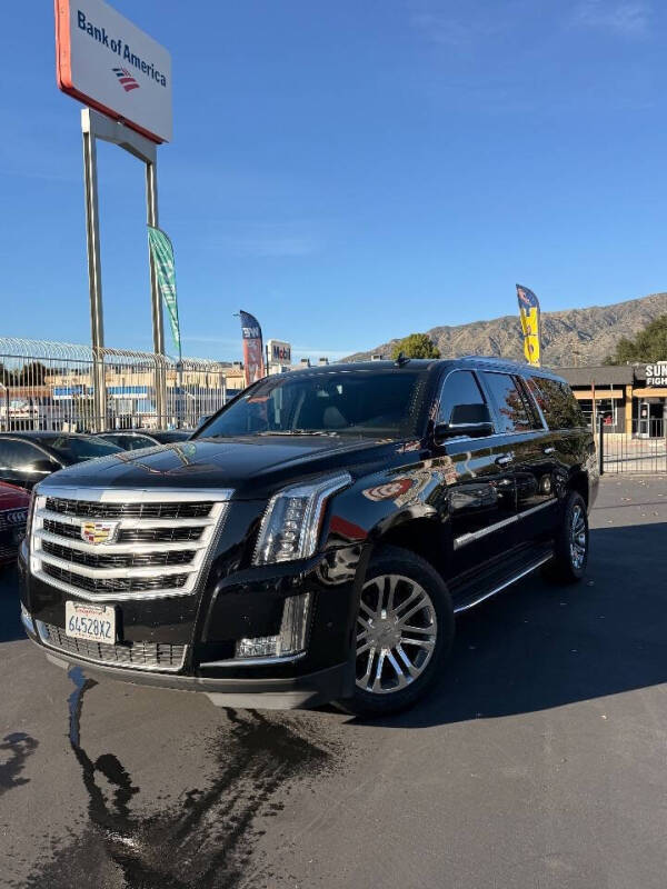 2019 Cadillac Escalade ESV Base's photo