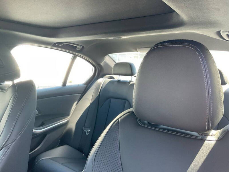 2023 BMW 3 Series 330e