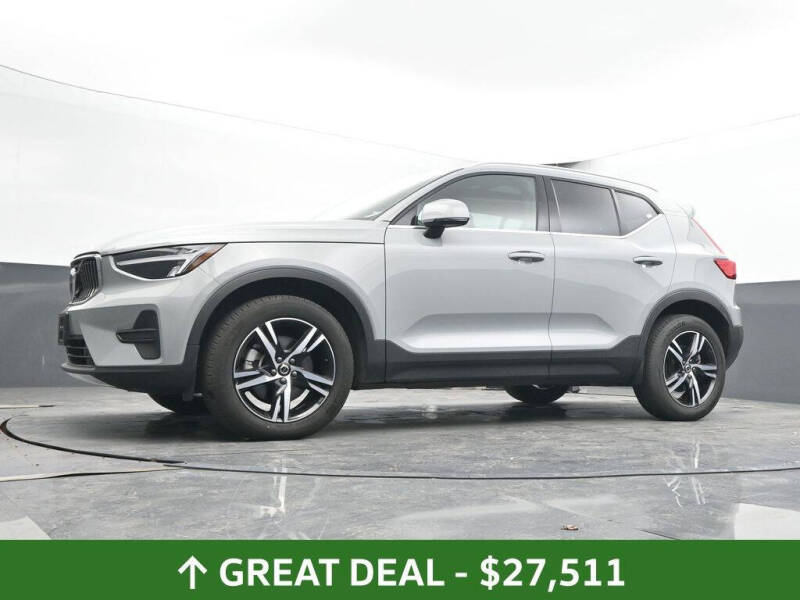 2025 Volvo XC40 B5 Core Bright Theme