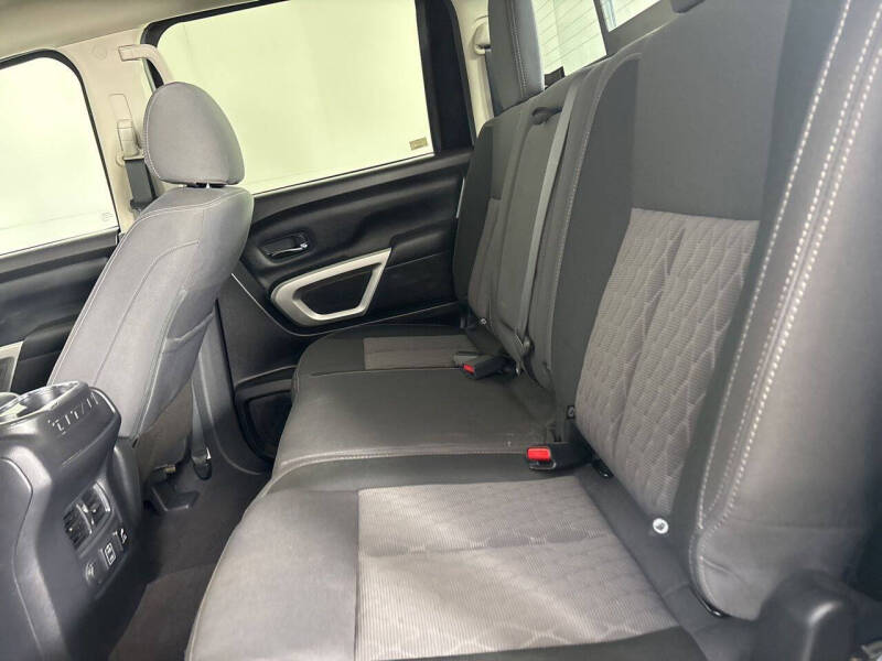 2024 Nissan Titan XD SV