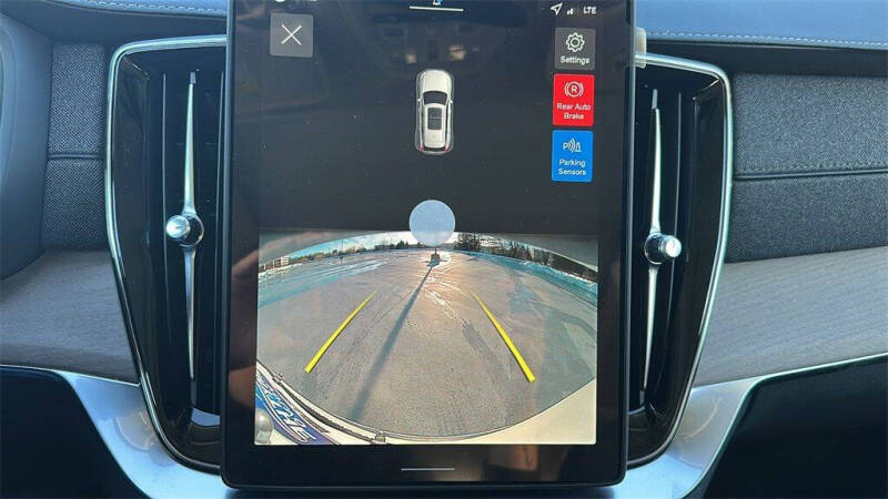 2026 Volvo XC90 B5 Core