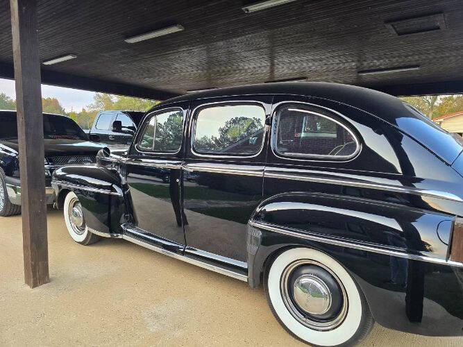 1948 Ford Super Deluxe
