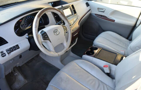 2014 Toyota Sienna XLE 7-Passenger