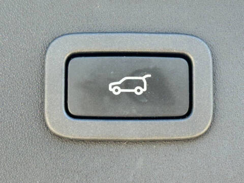 2019 Jaguar E-PACE P300 R-Dynamic SE