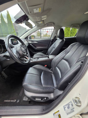 2017 Mazda MAZDA3 Touring