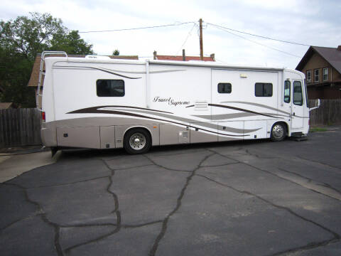 2003 travel supreme 38' for sale at Auto Shoppe in Mitchell SD