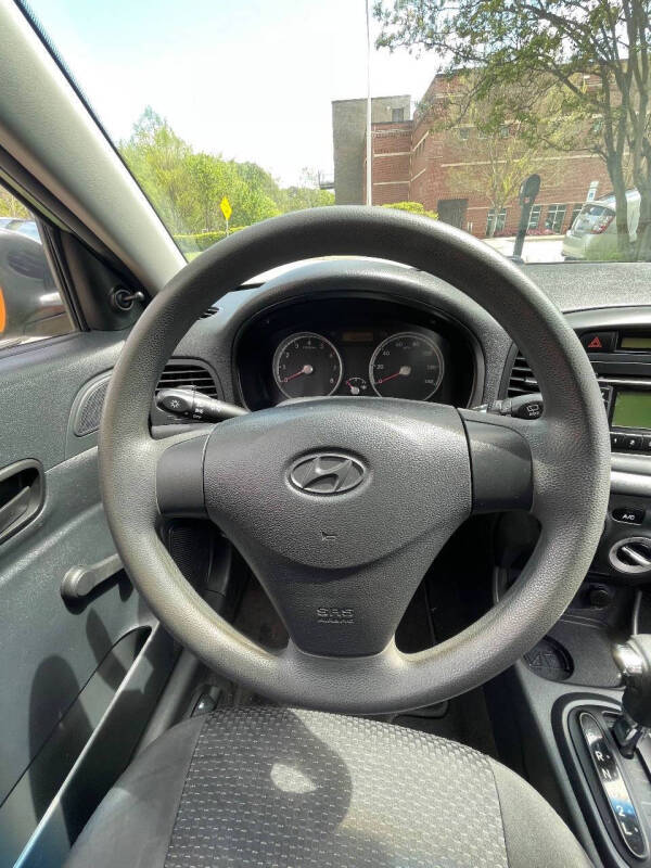 2011 Hyundai Accent GS