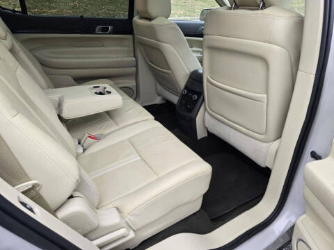 2019 Lincoln MKT Reserve