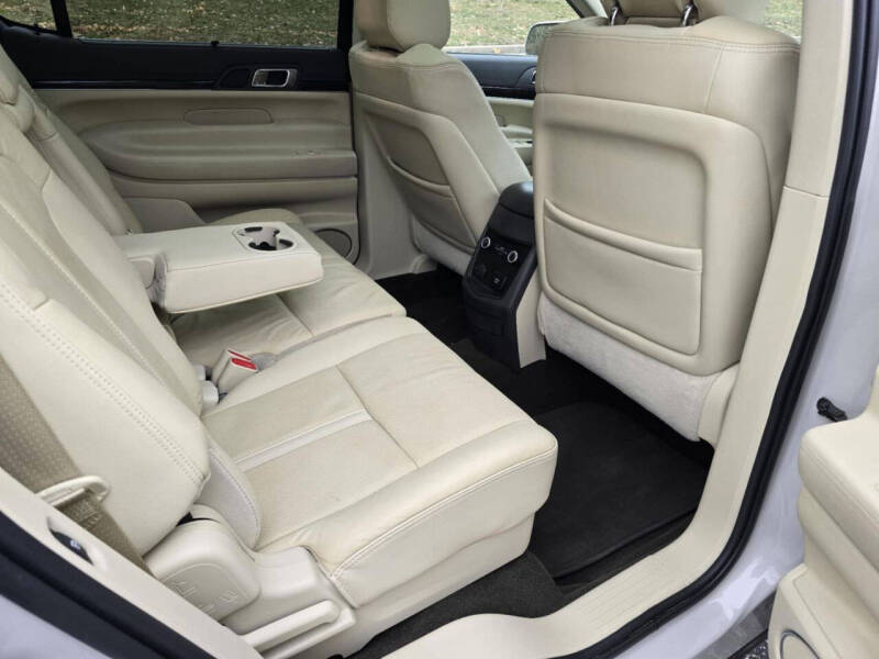 2019 Lincoln MKT Reserve