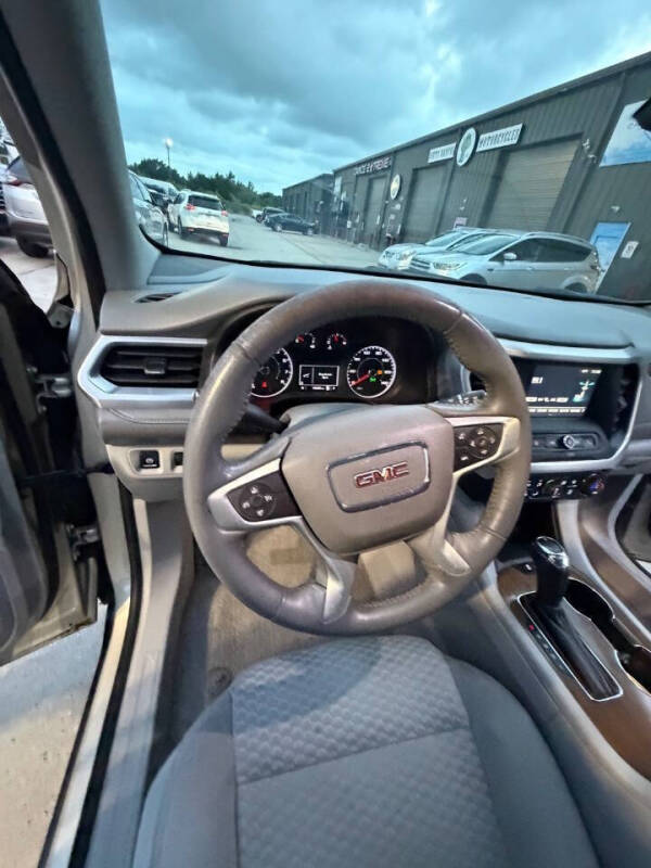2017 GMC Acadia SLE-1