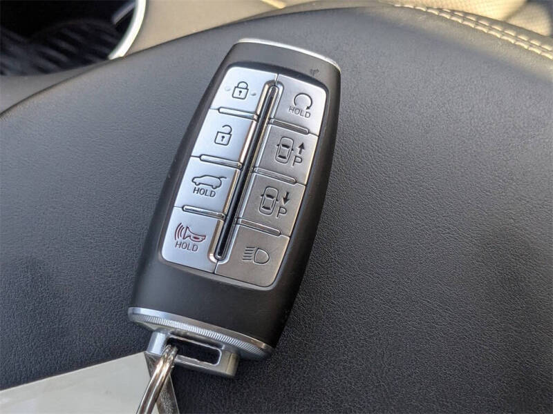 2023 Genesis Electrified GV70