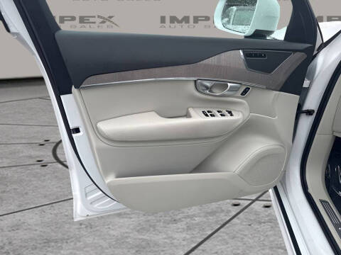 2023 Volvo XC90 B5 Plus Bright Theme