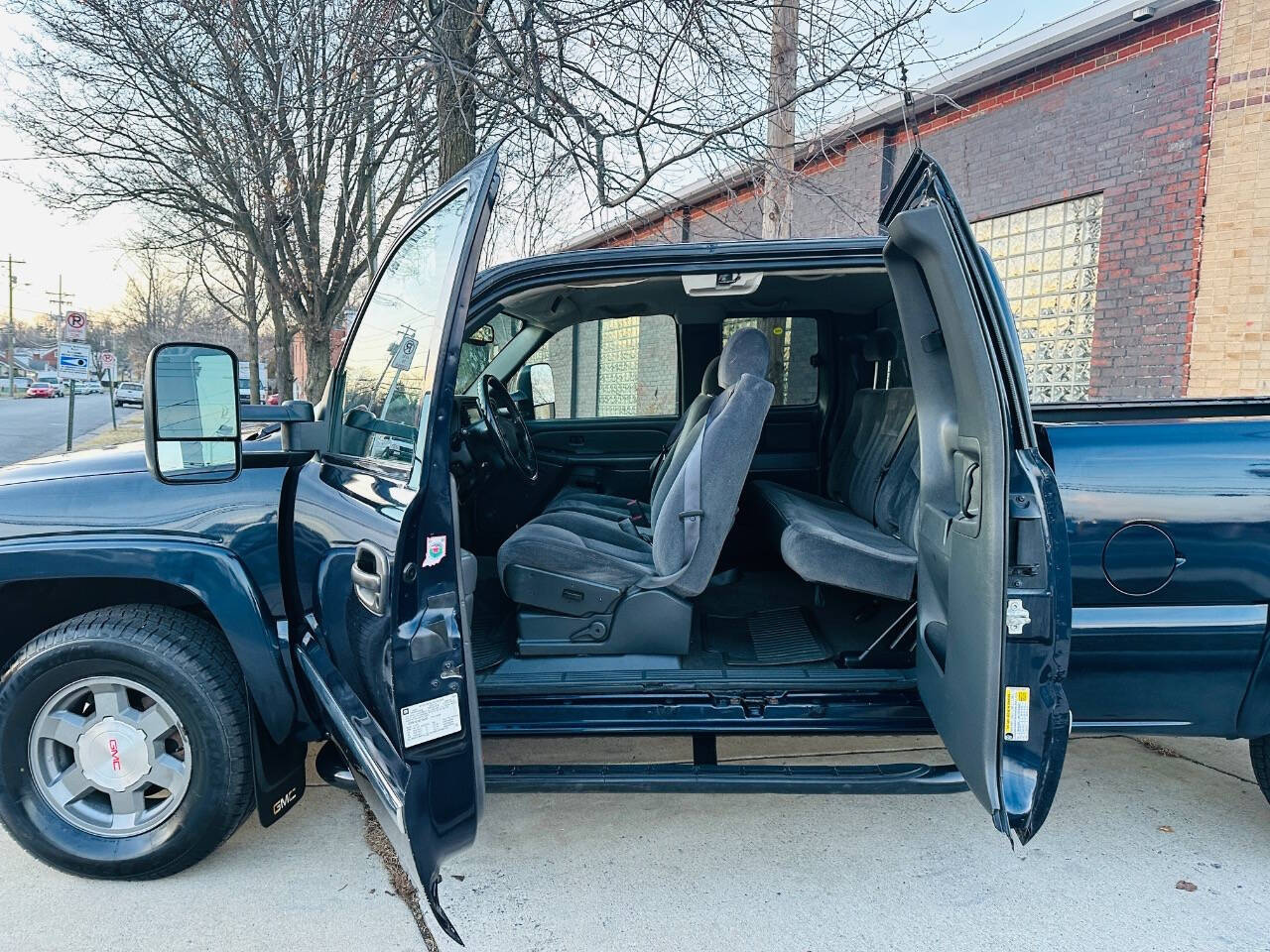 2006 GMC Sierra 1500 for sale at American Dream Motors in Winchester, VA