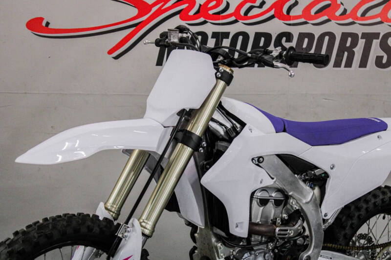 2024 Yamaha YZF-R7 GP 60th Anniversary Edi