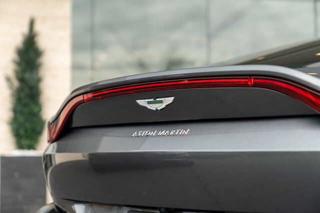 2019 Aston Martin Vantage 8