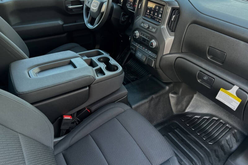 2024 GMC Sierra 2500HD Pro