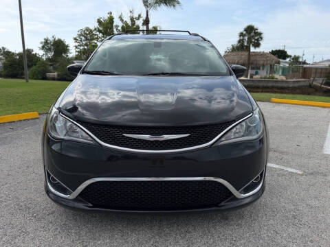 2017 Chrysler Pacifica Touring Plus