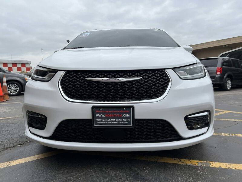 2022 Chrysler Pacifica Touring L