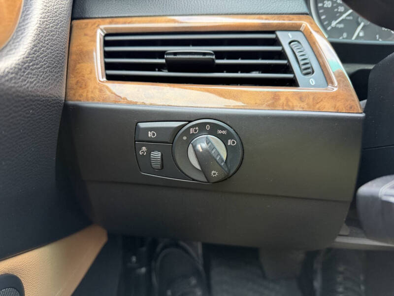 2009 BMW 5 Series 528i xDrive