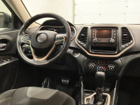 2016 Jeep Cherokee Sport