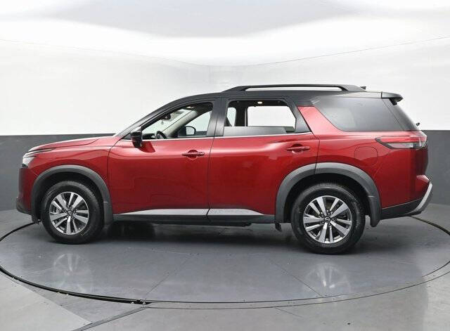 2022 Nissan Pathfinder SL