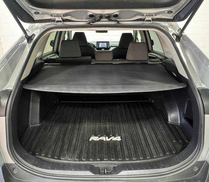 2020 Toyota RAV4 XLE