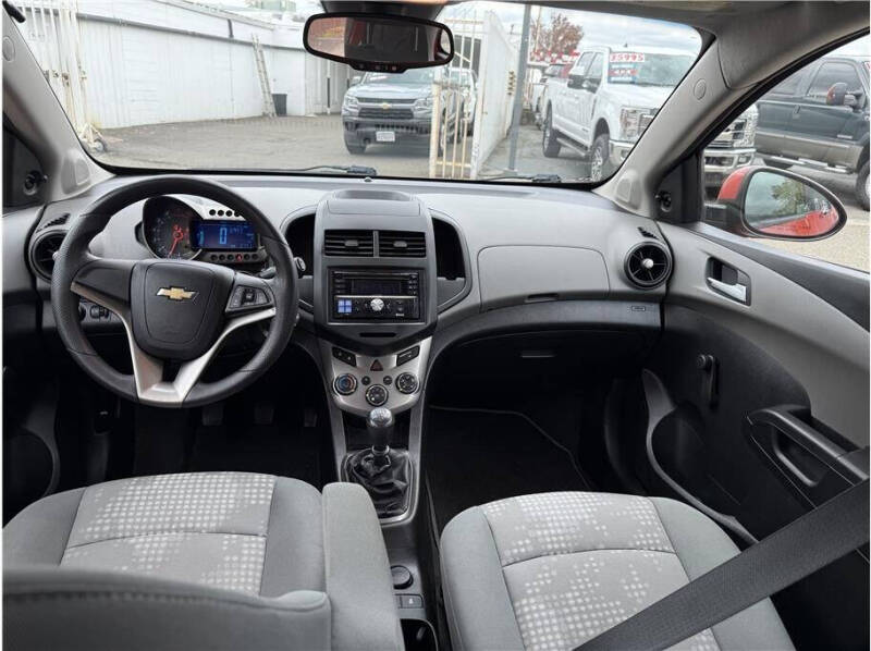 2013 Chevrolet Sonic LS Manual
