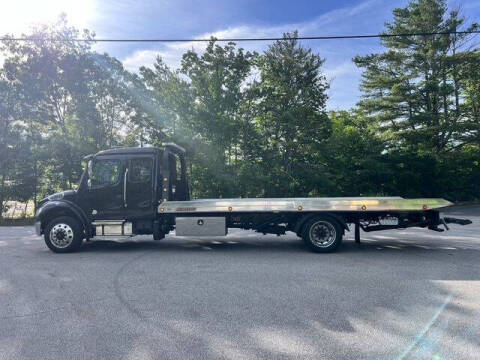 2021 Freightliner M2 106