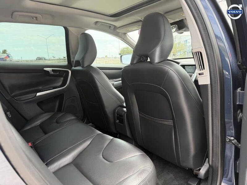 2015 Volvo XC60 T5 Drive-E Premier