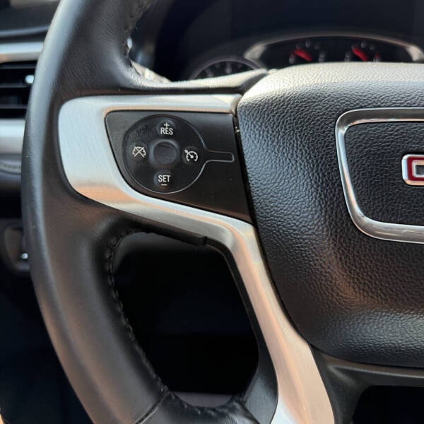 2017 GMC Acadia SLE-2