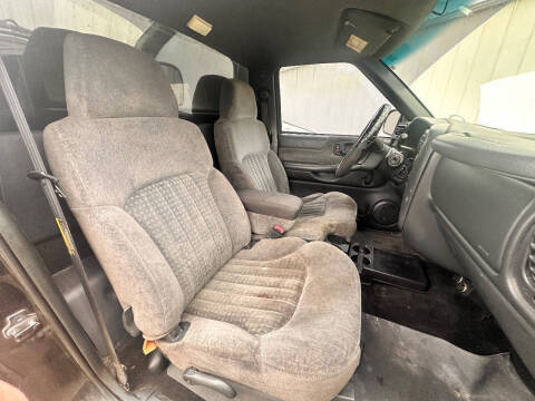 2002 Chevrolet S-10 LS