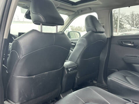 2022 Toyota Highlander Hybrid XLE