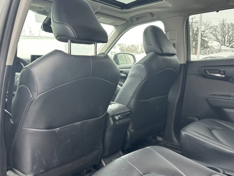 2022 Toyota Highlander Hybrid XLE