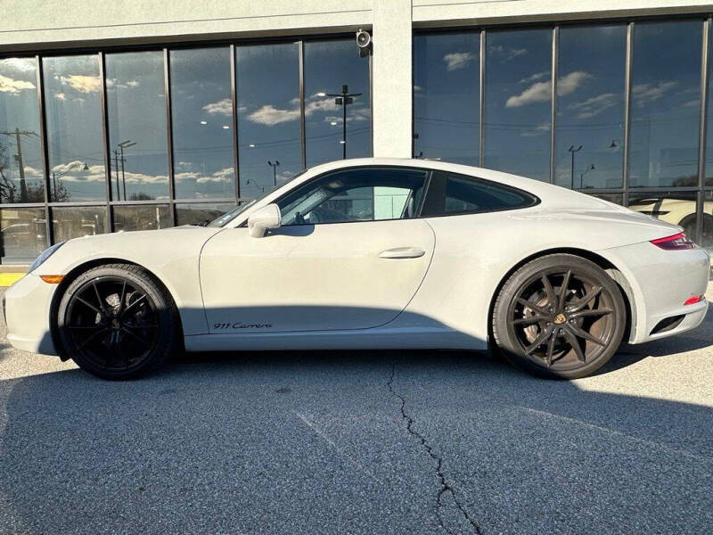 2018 Porsche 911 Carrera
