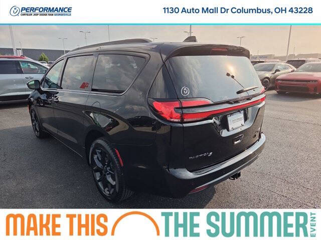 2027 Chrysler Pacifica Limited