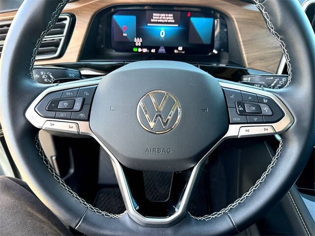 2025 Volkswagen Atlas SE
