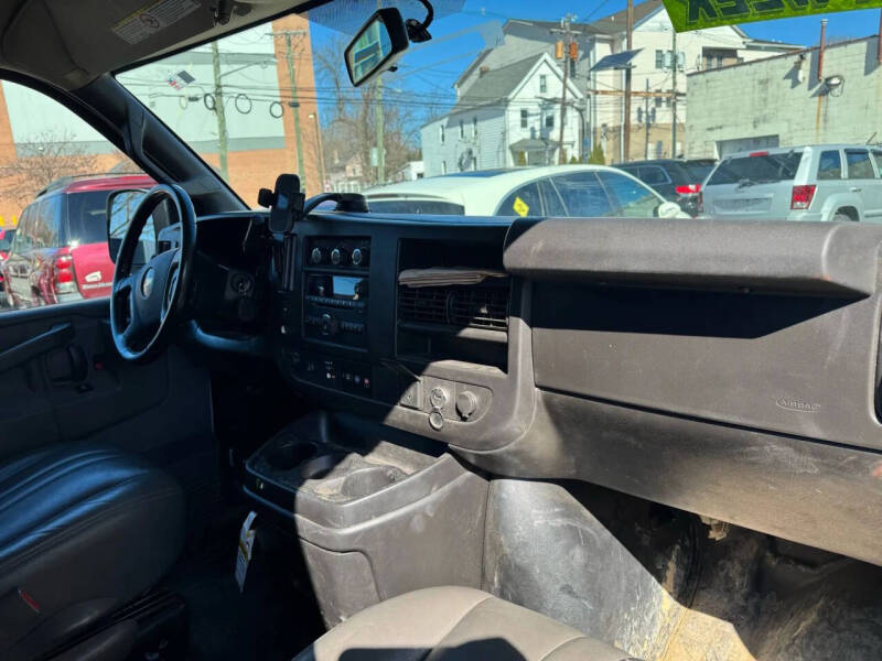 2021 Chevrolet Express 2500