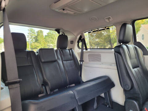 2014 Chrysler Town and Country Touring-L